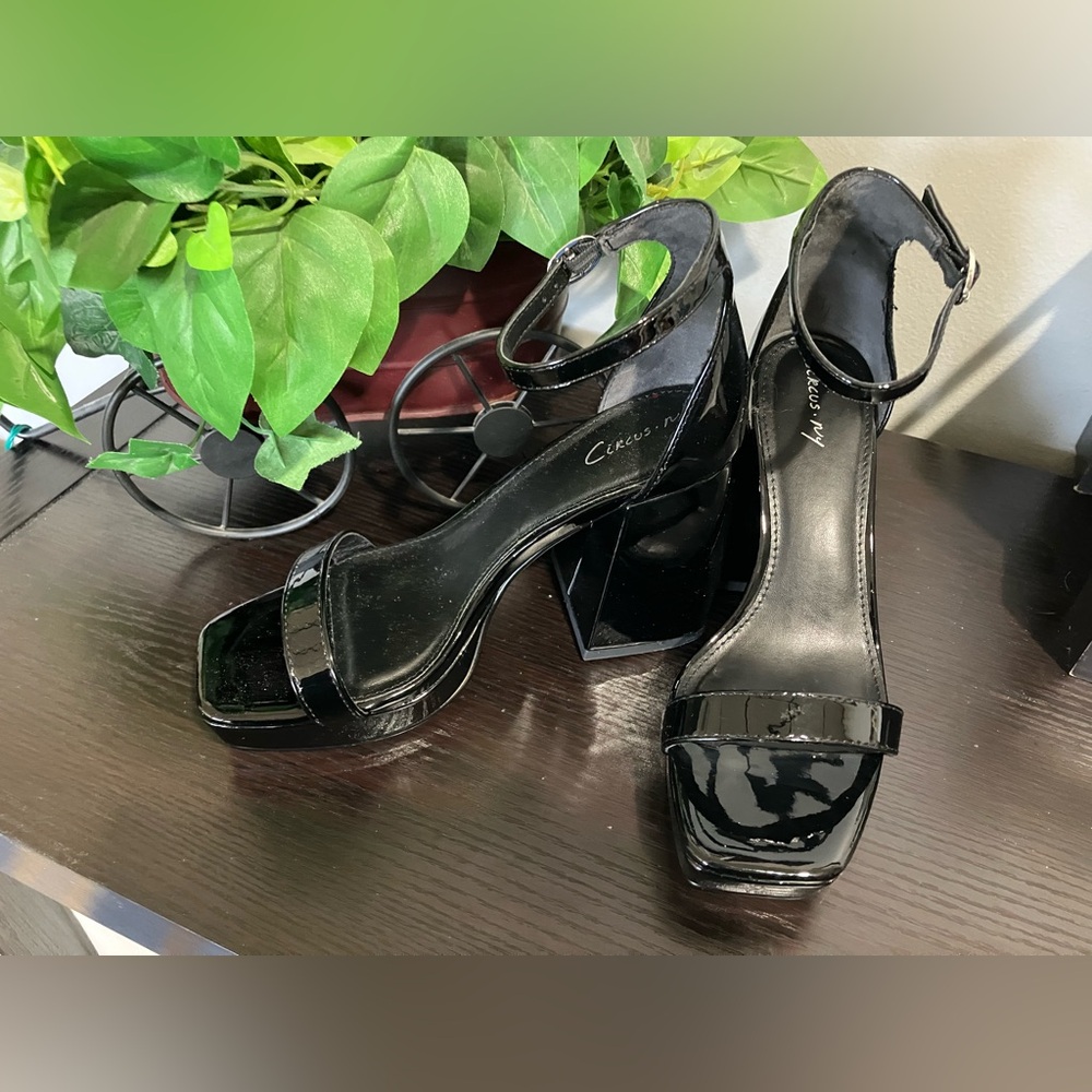 Circus by Sam Eldeman woman size 6 NWT sandal heels - Picture 1 of 8